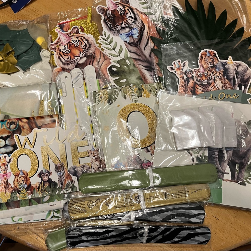 Wild One Safari Party Decoration Set - Green, Gold, White